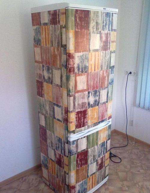 Можно ли обклеить холодильник самоклеющейся пленкой. Какая бывает пленка на холодильник: фото варианты