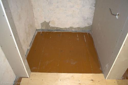 Выравнивание пола фанерой на старый пол. Выравнивание деревянного пола фанерой своими руками