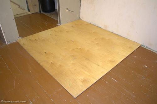 Выравнивание пола фанерой на старый пол. Выравнивание деревянного пола фанерой своими руками