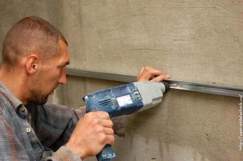 Как уложить на стену плитку. Этапы укладки керамической плитки в ванной комнате 14