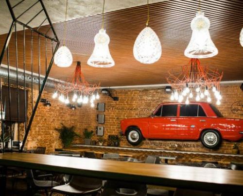 Монтаж кубообразного реечного потолка.