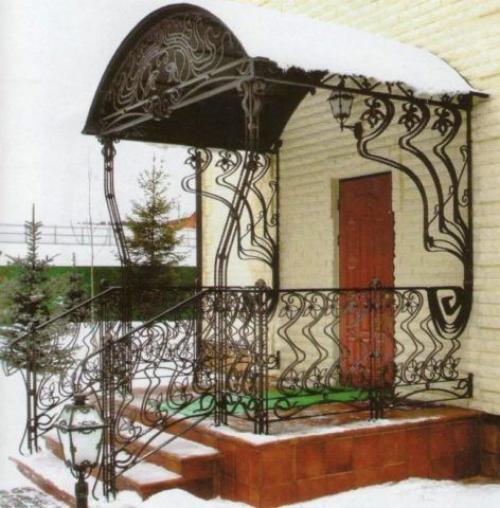 Ограждение крыльца из металла. Металл: плюсы и минусы