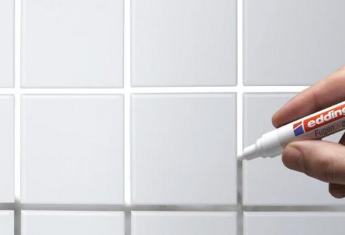 Покраска швов между плиткой. Обновляем кафель в ванной краской для плиточных швов