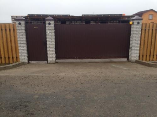 Как оформить въезд на участок. Монтаж заезда узкой ширины