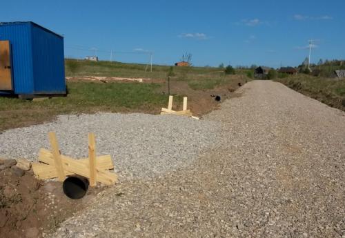 Как оформить въезд на участок. Монтаж заезда узкой ширины