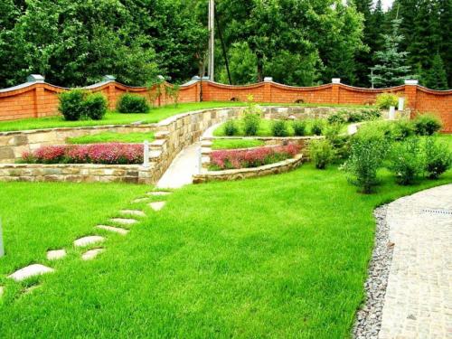 Озеленение частного двора. Как оформить дизайн двора частного дома: красивые идеи ландшафтного дизайна и советы по их применению (115 фото)