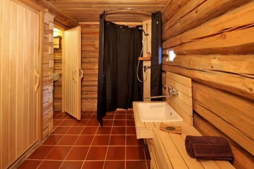 Раздевалка в бане дома. Интерьер бани: фото бани внутри