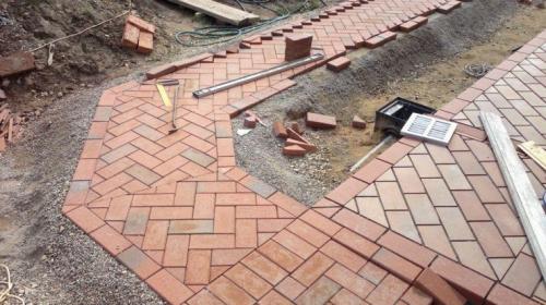 Красивая отмостка вокруг дома. Отмостка дома своими руками —, как сделать защита фундамента? Пошаговая инструкция (71 фото)