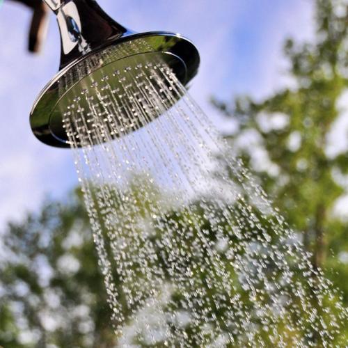 Летний душ в частном доме. Летний душ –, как построить для дачи своими руками? Идеи, чертежи и лучшие проекты (85 фото)