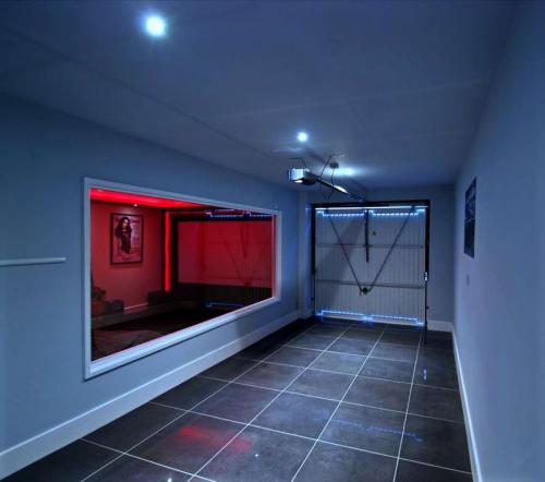 Гараж под домом. Гараж в частном доме: все за и против (120 фото). Варианты эффективной планировки дома с гаражом