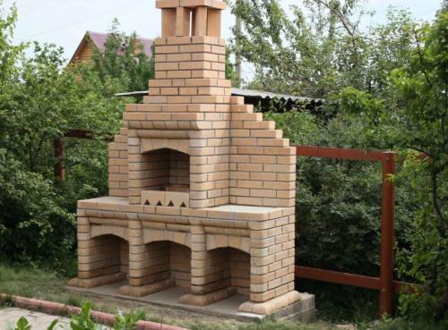 Кладка барбекю своими руками. Барбекю из кирпича своими руками пошаговая инструкция для домашнего умельца (фото + видео)