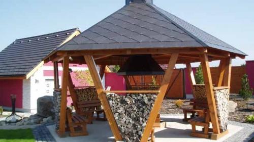 Проект беседки с мангалом. Ваша беседка с мангалом: важные детали