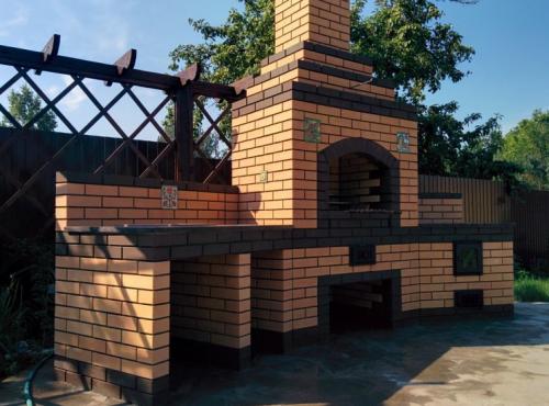 Кладка барбекю своими руками. Барбекю из кирпича своими руками пошаговая инструкция для домашнего умельца (фото + видео)