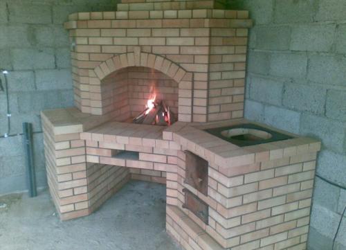 Уличное барбекю своими руками. Барбекю из кирпича своими руками — секреты мастера, как сделать уличный комплекс мангал и печь-барбекю из кирпича самостоятельно! (фото и видео)