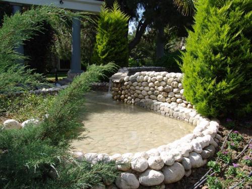 Украшение дачного участка своими руками из подручных материалов. Столешницы из подручных материалов своими руками