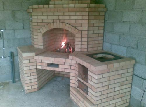 Как самому сделать барбекю из кирпича своими руками. Барбекю из кирпича: как сделать простой комплекс своими руками. Проекты, чертежи и порядок выполнения работ