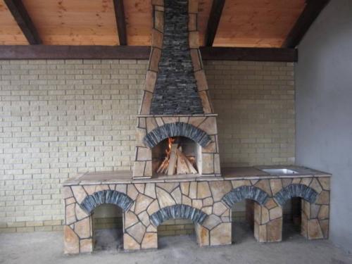 Как самому сделать барбекю из кирпича своими руками. Барбекю из кирпича: как сделать простой комплекс своими руками. Проекты, чертежи и порядок выполнения работ