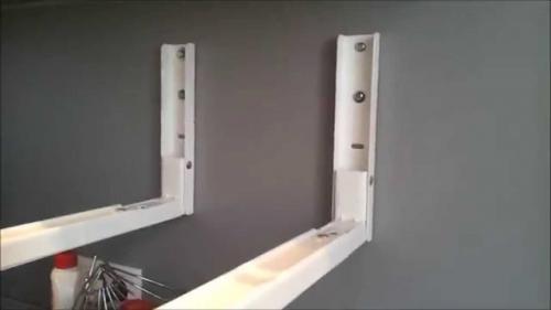 Микроволновка Скользит по кронштейну. Как повесить микроволновку на стену?