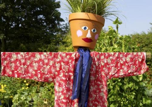 Огородное пугало картинки для дачи. Идеи для тех, кто хочет смастерить пугало огородное