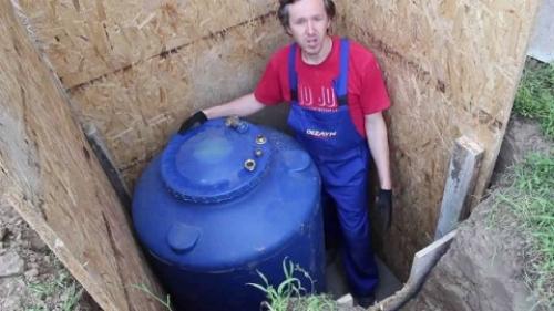 Система водоснабжения с накопительным баком и насосом. Нижнее расположение