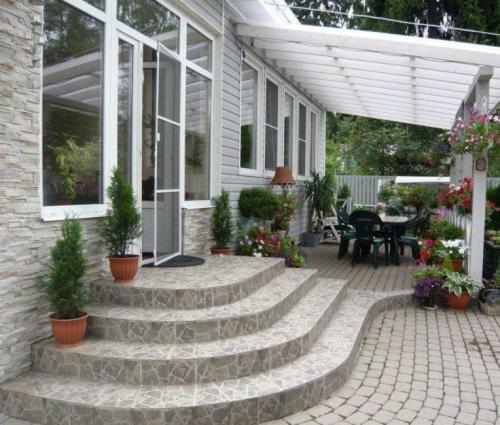 Пластиковые двери входные для частного дома. Достоинства и недостатки