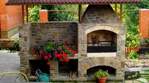 Сделать барбекю из кирпича своими руками. Мангал из кирпича своими руками: 110 фото, чертежи, схемы и советы, как построить самые простые проекты