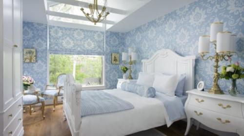 Как использовать освещение для подчеркивания голубых оттенков в интерьере спальни. Голубая спальня: советы по созданию неповторимого дизайна + фото лучших интерьеров