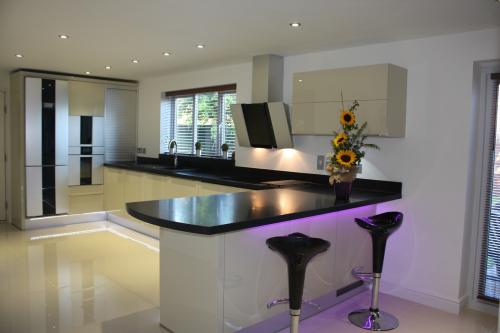 Светодиодное освещение комнаты своими руками. Особенности светодиодного освещения 25