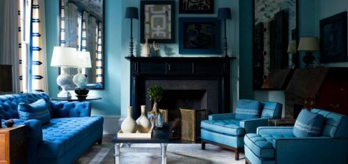 Какие мебельные элементы лучше всего дополняют интерьер в синих тонах. Синий цвет в интерьере и его сочетания: советы оформления и фото