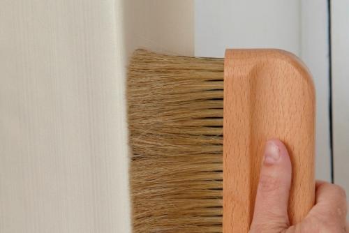 Как клеить флизелиновые обои в углах. Как клеить обои в углах