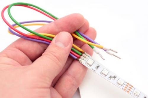 Подсветка потолков светодиодными лентами. Светодиодная подсветка на потолок своими руками — пошаговое подключение 15 Подсветка потолков светодиодными лентами. Светодиодная подсветка на потолок своими руками — пошаговое подключение 15