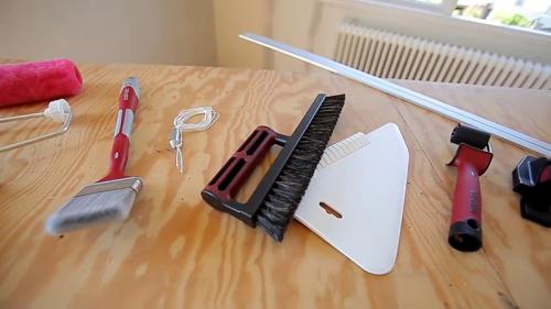 Как клеить обои своими руками правильно и красиво. Как клеить обои правильно: нюансы подготовки основы и подробное описание процесса работ