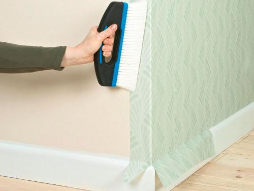 Откуда начинать клеить обои в коридоре. Особенности выбора точки начала для стен