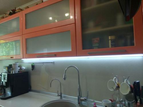 Как подключить светодиодную ленту с пультом. Подсветка на кухню. Часть первая: Магия бесконтактного включения.