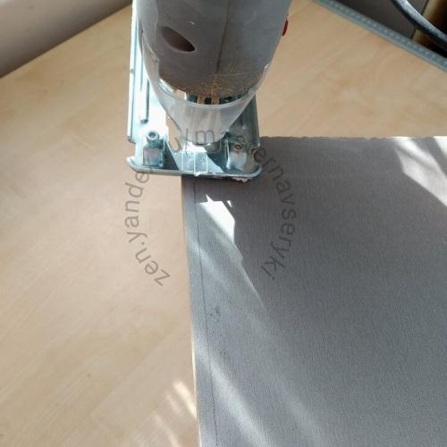 Как правильно разметить стену для точного стыка. Полезная хитрость, которая поможет точно подогнать лист к неровной стене.