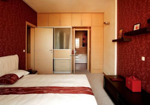 Сочетание бордового цвета в интерьере спальни. Бордовая спальня: дизайн интерьера и рекомендации по оформлению (177 фото)