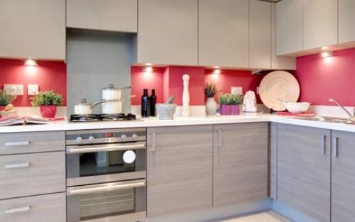 Подсветка рабочей зоны кухни на батарейках. Достоинства приборов