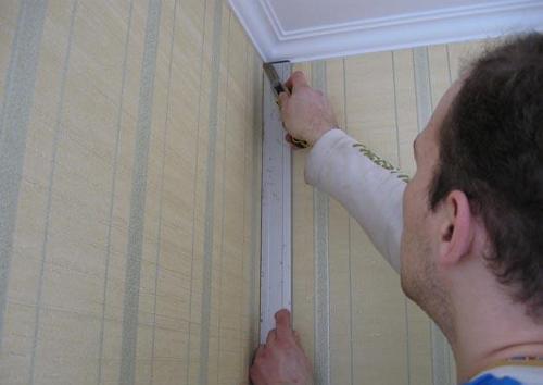 Как избежать перерасхода рулонных обоев при отделке комнаты. Как можно уменьшить расход обоев при подгонке рисунка