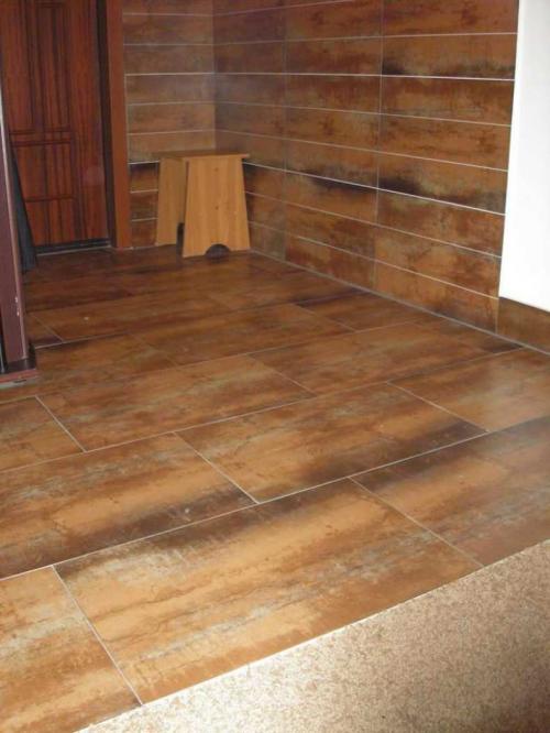 Как положить плитку на пол без стяжки. Как положить плитку на деревянный пол из досок по лагам: простая инструкция по укладке плитки сухой, мокрой или без стяжки