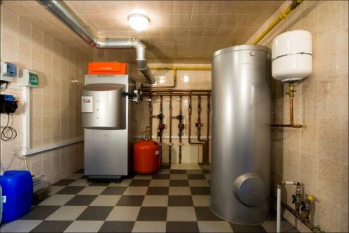 Можно ли котельную размещать под спальней. Где можно, а где нельзя размещать газовый отопительный котел 04