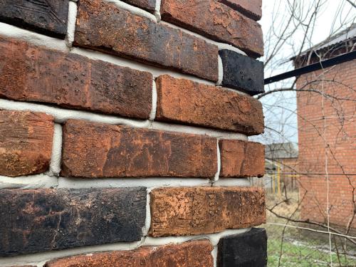 Дом без кладочных швов. Бисквитный немецкий кирпичный шов «под старину»