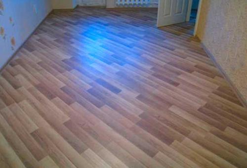 Можно ли уложить ламинат на деревянный пол без фанеры. Преимущества ламината