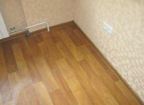 Можно ли уложить ламинат на деревянный пол без фанеры. Преимущества ламината