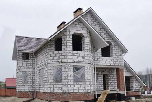 Можно ли строить дом из пеноблоков в любых климатических условиях. Процесс кладки блоков
