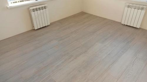 Как укладывать ламинат вдоль или поперек. Как класть ламинат — вдоль или поперек?