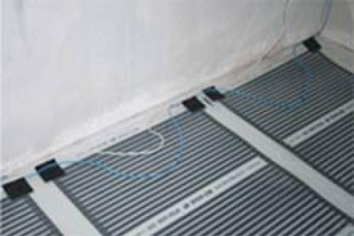 Монтаж плёночного тёплого пола своими руками: полное руководство для начинающих 09 Монтаж плёночного тёплого пола своими руками: полное руководство для начинающих 09