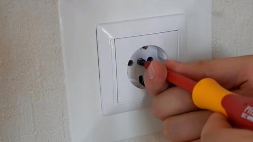 Как подключить розетку. Как установить розетку (75 фото): подробное описание, как сделать правильный монтаж своими руками одинарной или двойной розетки
