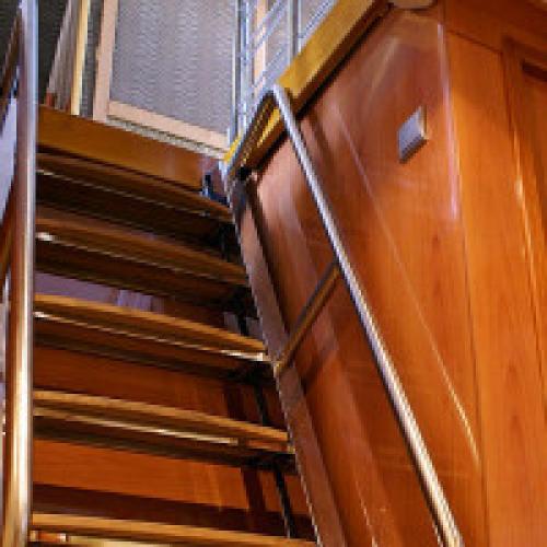 Как сделать ступеньки в подвал. Как сделать лестницу в погреб своими руками