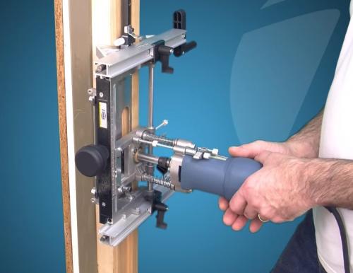 Какие инструменты необходимы для самостоятельного монтажа. Инструменты для установки дверей