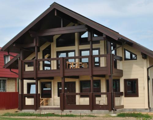 Дом из бруса или бревна. Сравниваем клееный брус и оцилиндрованное бревно 06